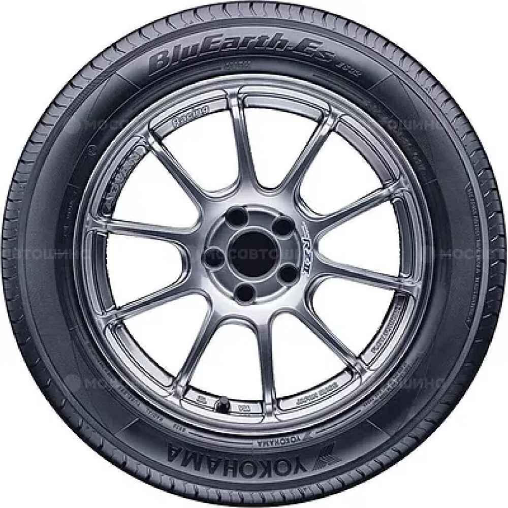 Yokohama Bluearth ES32 215/60 R16 99V
