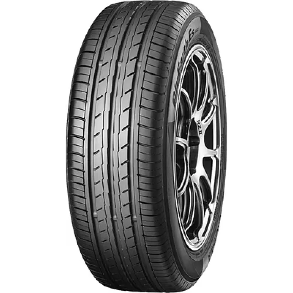 Yokohama Bluearth ES32 235/45 R17 97V
