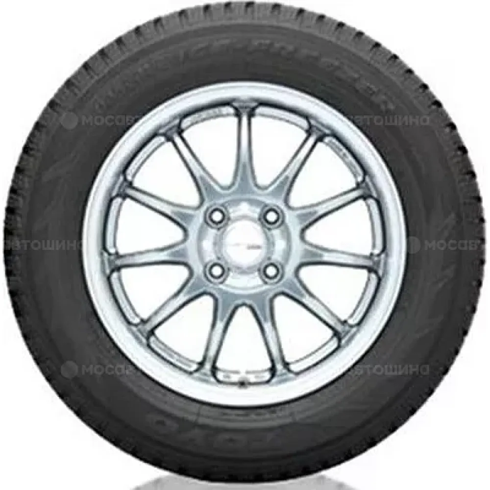 Toyo Observe Ice-Freezer 225/45 R18 95T
