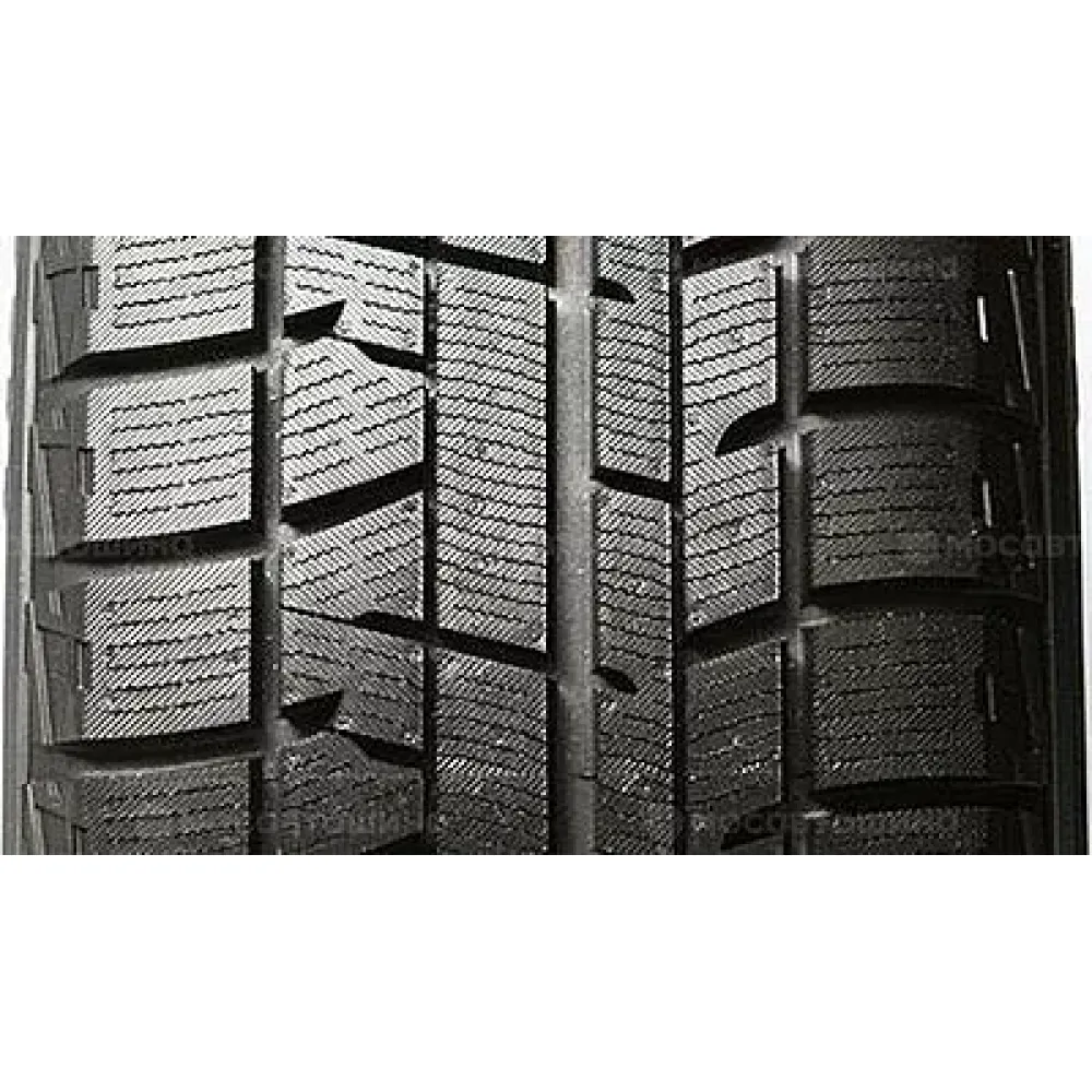Yokohama Ice Guard IG50 235/45 R18 94Q